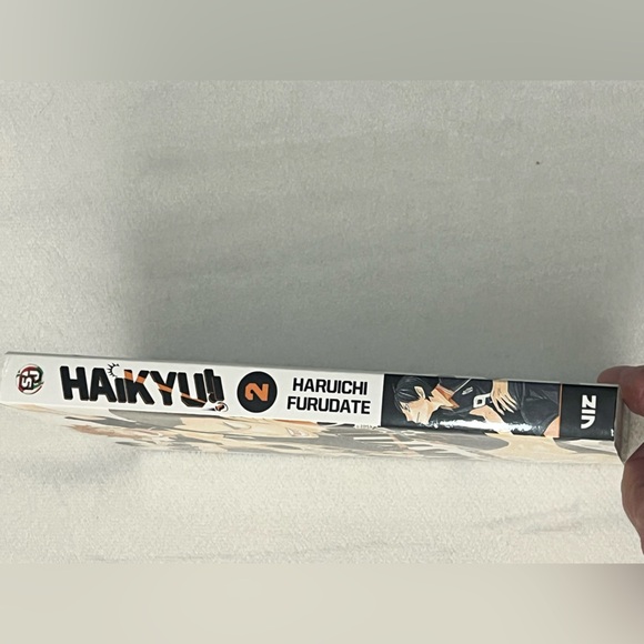 Haikyuu!! Manga Volumes 1 and 2 Paperback Books by Haruichi Furudate - Picture 11 of 16